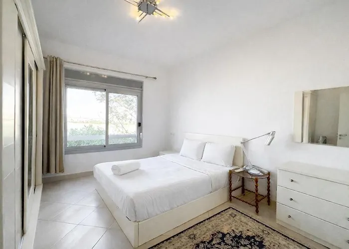 2bdr Pool View In Einbay L Free Access Ajn-Szuhna